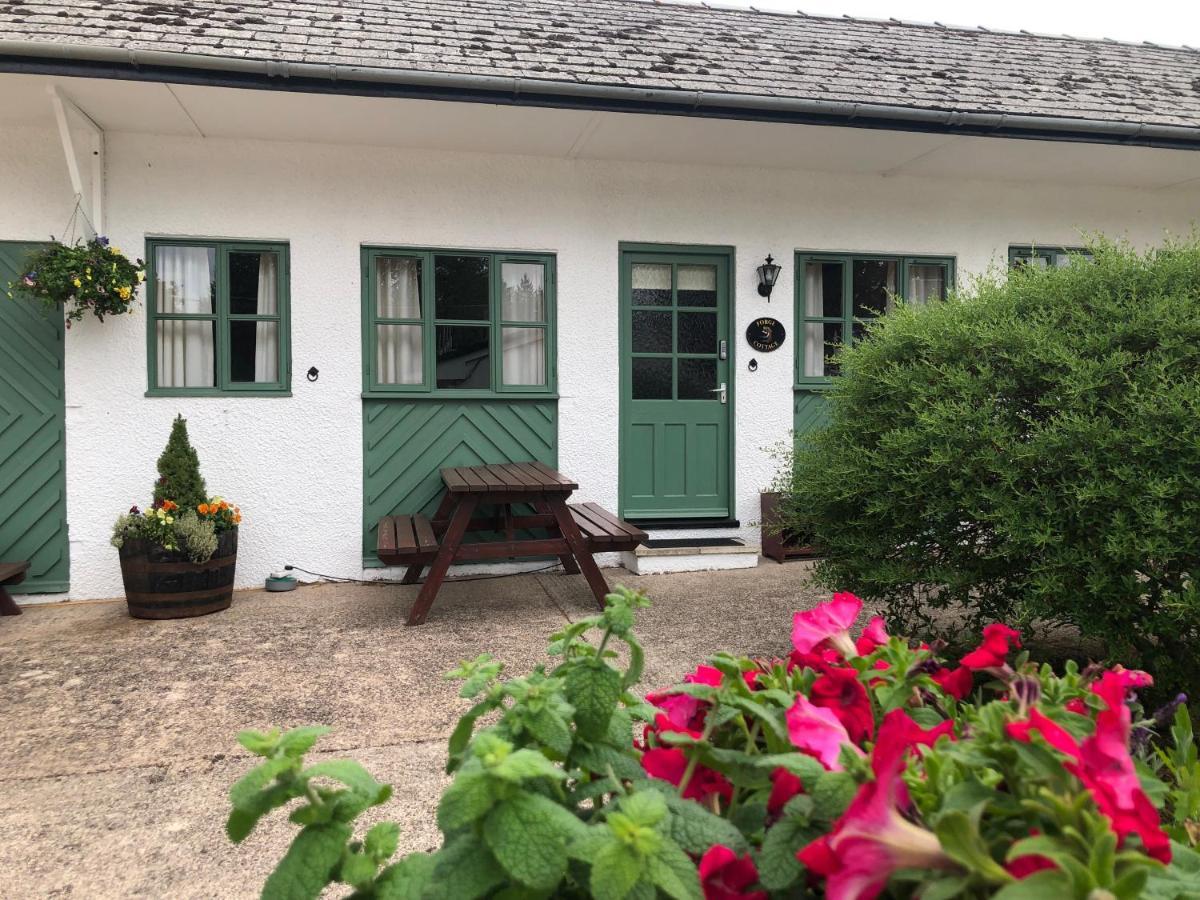 Deanwood Holiday Cottages Yorkley Exterior photo